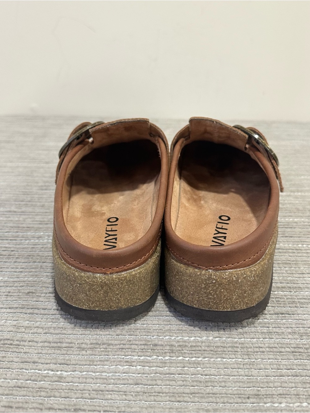 VAYFIO Women's Leather Clogs Mules Size 8 Buckle Cork Footbed Comfort Shoes - Picture 4 of 8